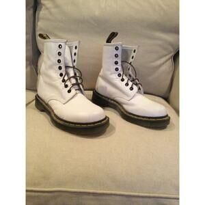 Doc Martens boots- size 7 US, Preowned